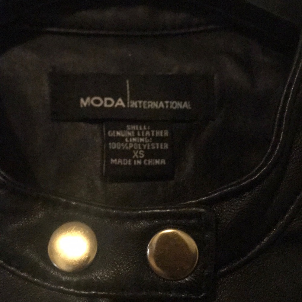 Leather jacket - Picture 2 of 5